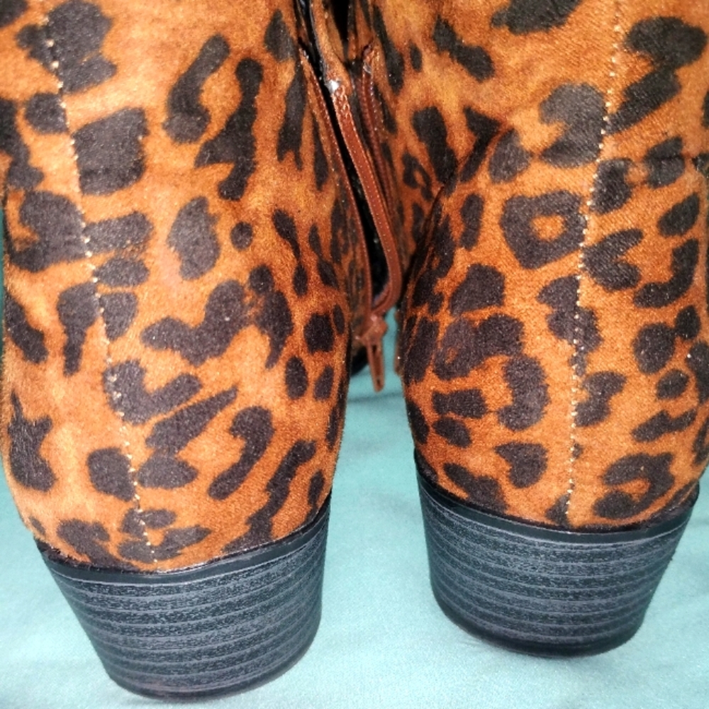 🤎🖤 EUC Dark Orange Black Cheetah Print Ankle Boots Size 8.5 UnionBay Winter - Picture 2 of 4